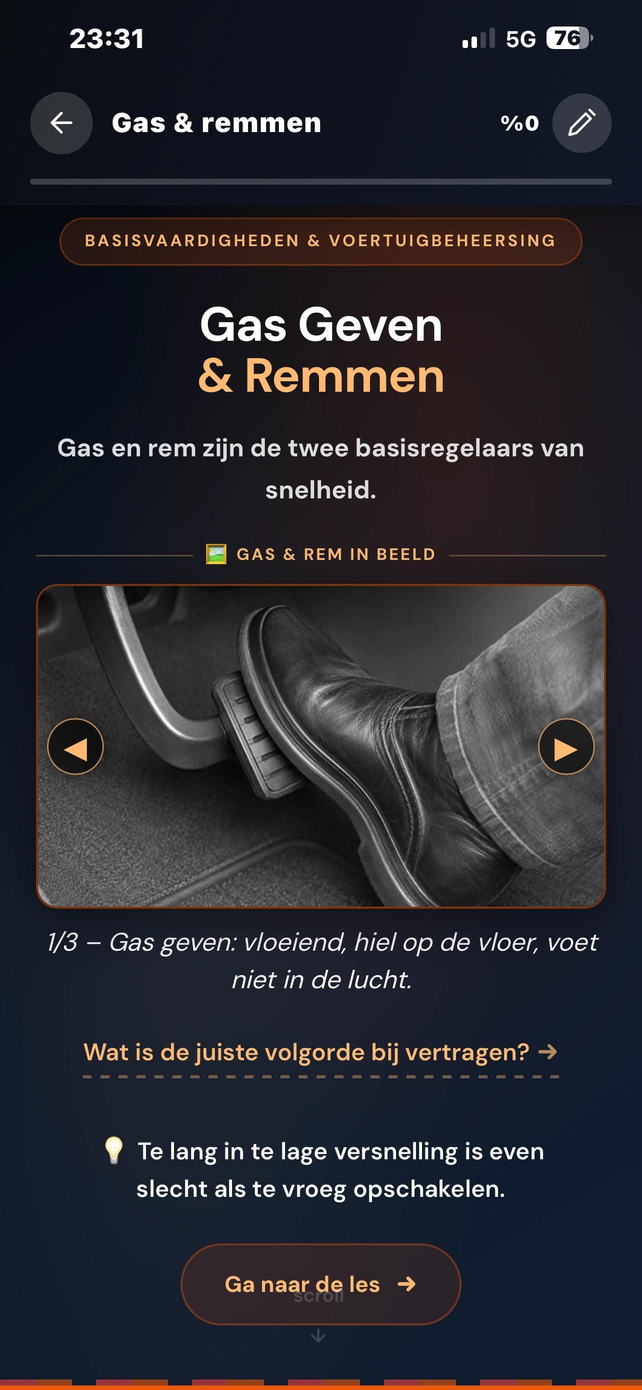 Screenshot van de les kijkgedrag en verkeersinzicht in de Rijschool Feka leerapp